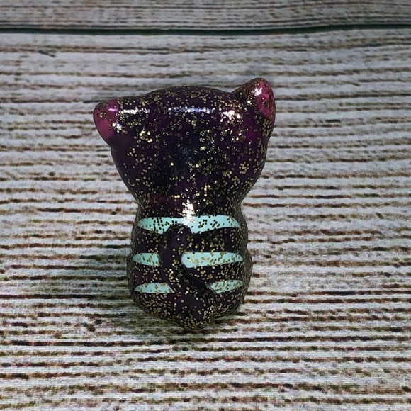 Lost Kitties Easter Glitter Sparkle Chunks Figure Collecting Toy - Picture 3 of 7
